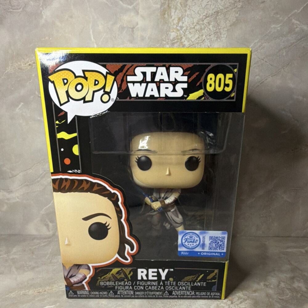 Funko Pop! Star Wars Rey #805 Special Edition Exclusive w/ Pop Protector